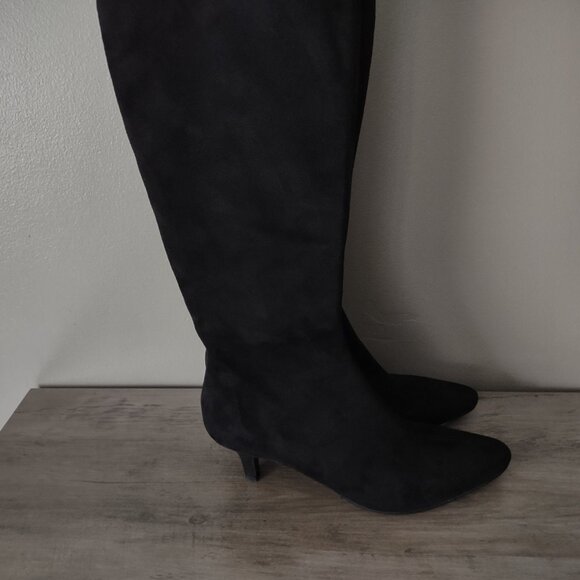 Amelia Grace - soft black faux suede stretch knee high tall boots low heels - 9 - Picture 3 of 11